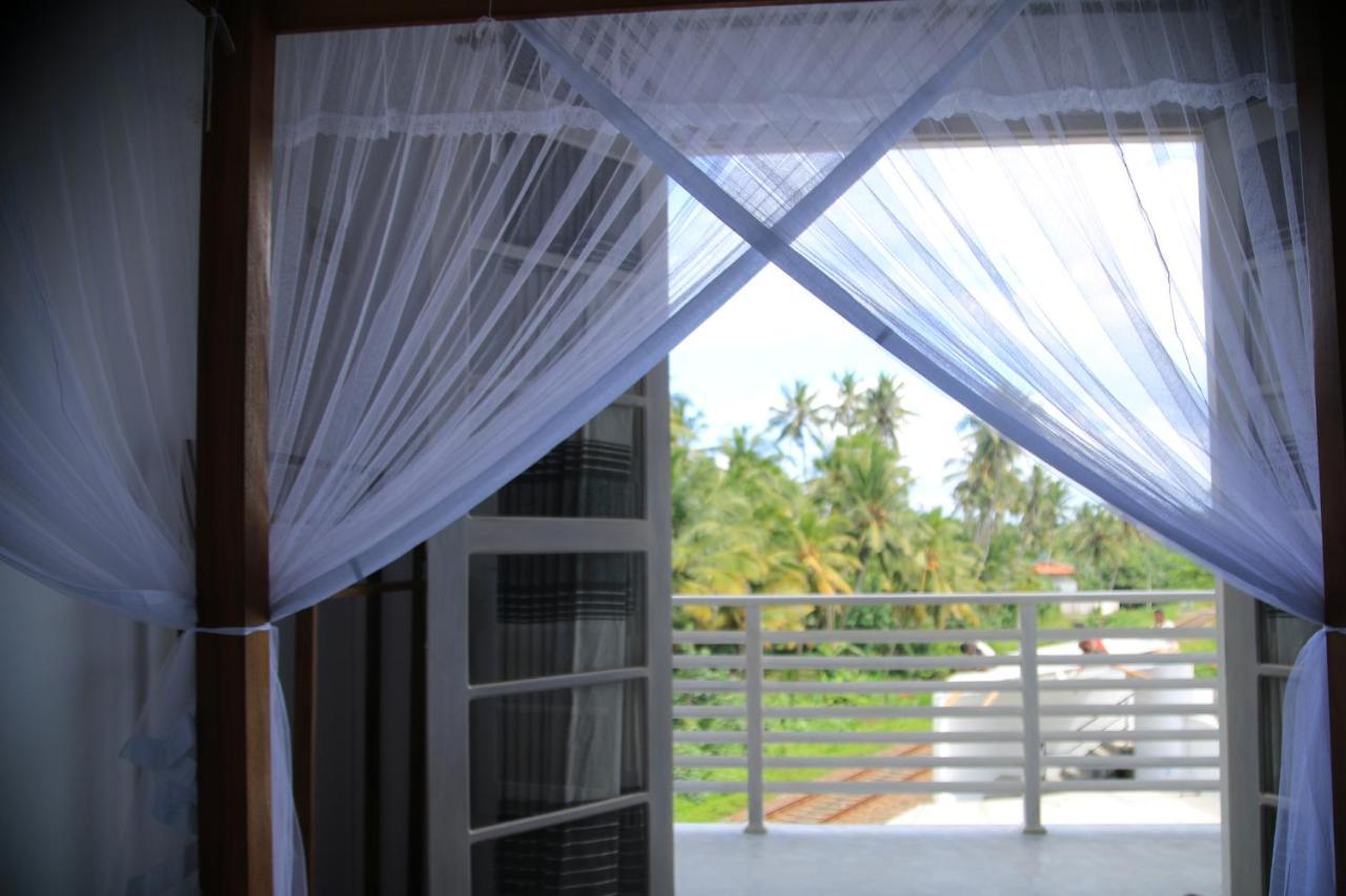 Hotel Samaraana à Ahangama Extérieur photo